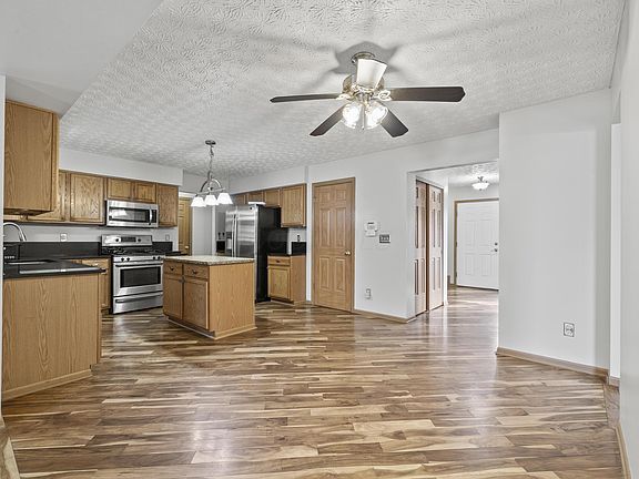 4th image of 533 Hunnicut Dr
