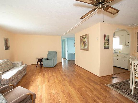 4th image of 825 Thrush Cir