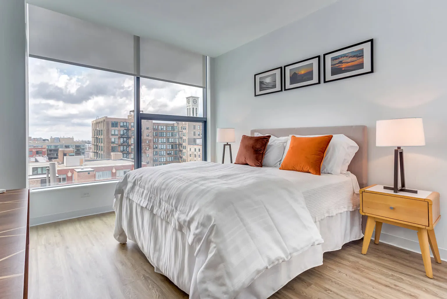 2 bed, 906 sqft, $3,940 — Photo 1