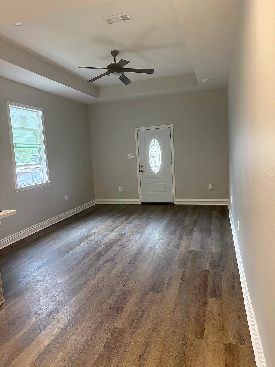 Building Photo - 718 Majestic Pl #718