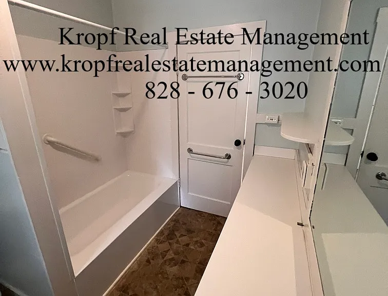 138 Murdock Ave — Photo 19