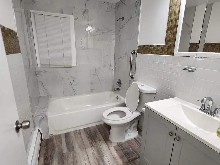 1704 Heck Ave — Photo 10