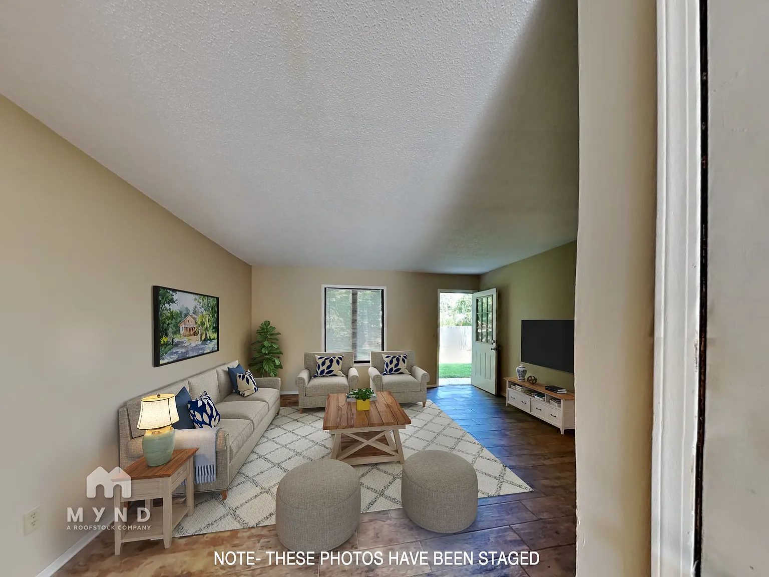 3 bed, 2.0 bath, 1490 sqft, $1,449 — Photo 2