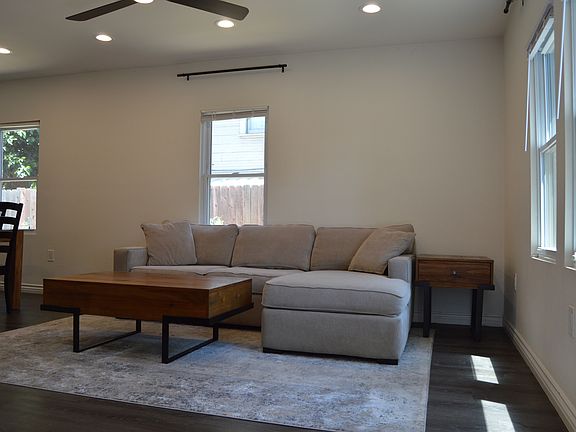 4th image of 4025 V St
