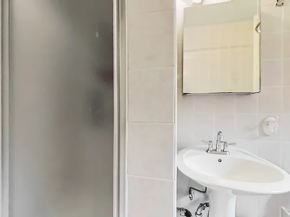 83-44 Lefferts Boulevard image 22 of 25