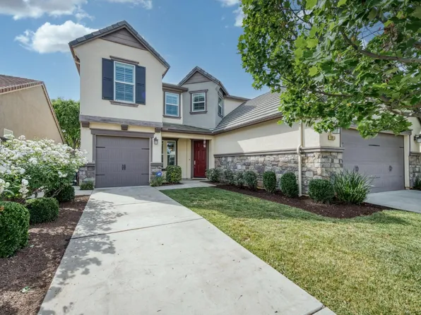 1813 N Paddington Ln, Clovis, CA 93619