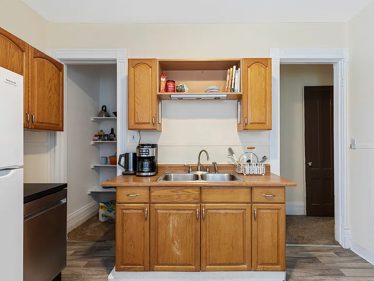 127 Ashworth Pl — Photo 9