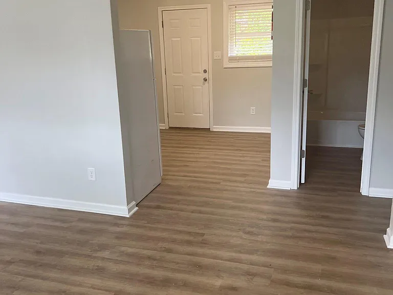 1900 Dutch Valley Dr #7 — Photo 2