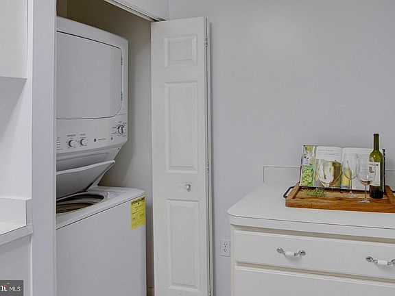 4th image of 9802 Kingsbridge Dr APT 1