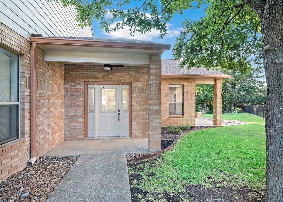 1st image of 485 Summit Cir