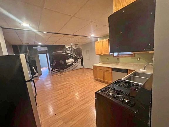 2nd image of 201 Walnut St APT 2