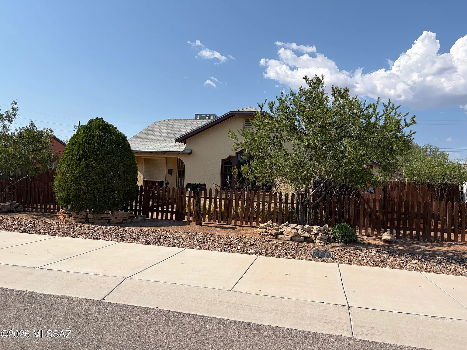 2 bed, 1.0 bath, 825 sqft, $1,425 — Photo 3