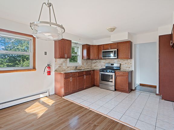 3rd image of 699 Greeley Ave Floor 2