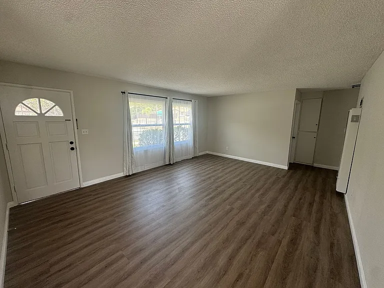 1071 Osage Dr — Photo 4