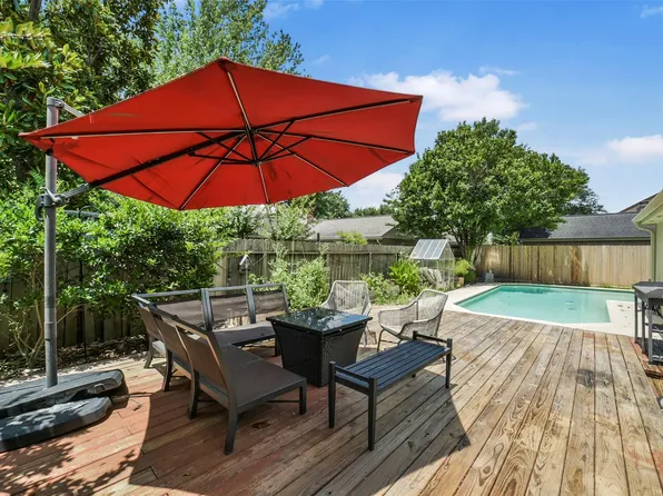 12219 Burgoyne Dr, Houston, TX 77077