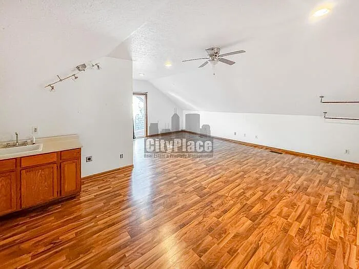 942 Fayette St — Photo 16