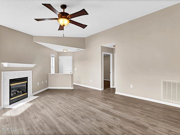 4th image of 4146 Breezewood Dr APT 204