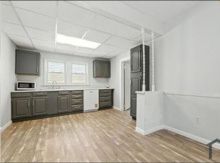 124 Taylor St, Port Huron, MI 48060