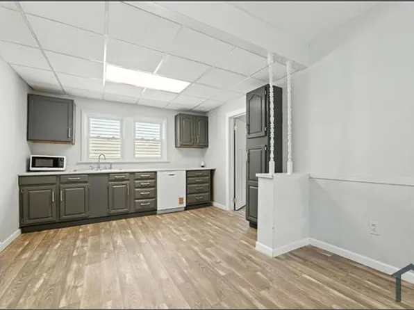 124 Taylor St, Port Huron, MI 48060