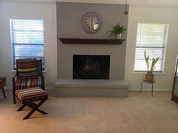 4th image of 870 28th St SE