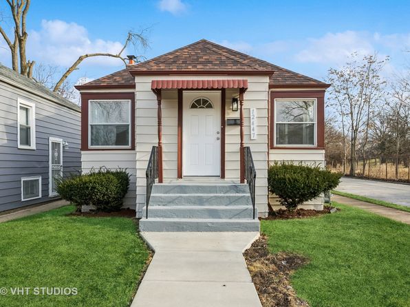 12447 S Carpenter St, Calumet Park, IL 60827