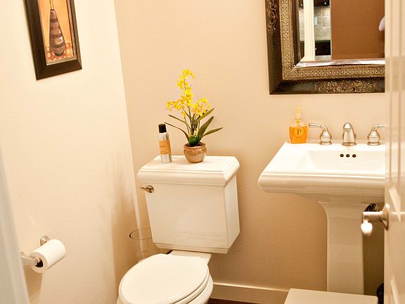 1/2 Bath