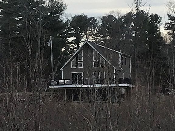 4th image of 155 Elmer St