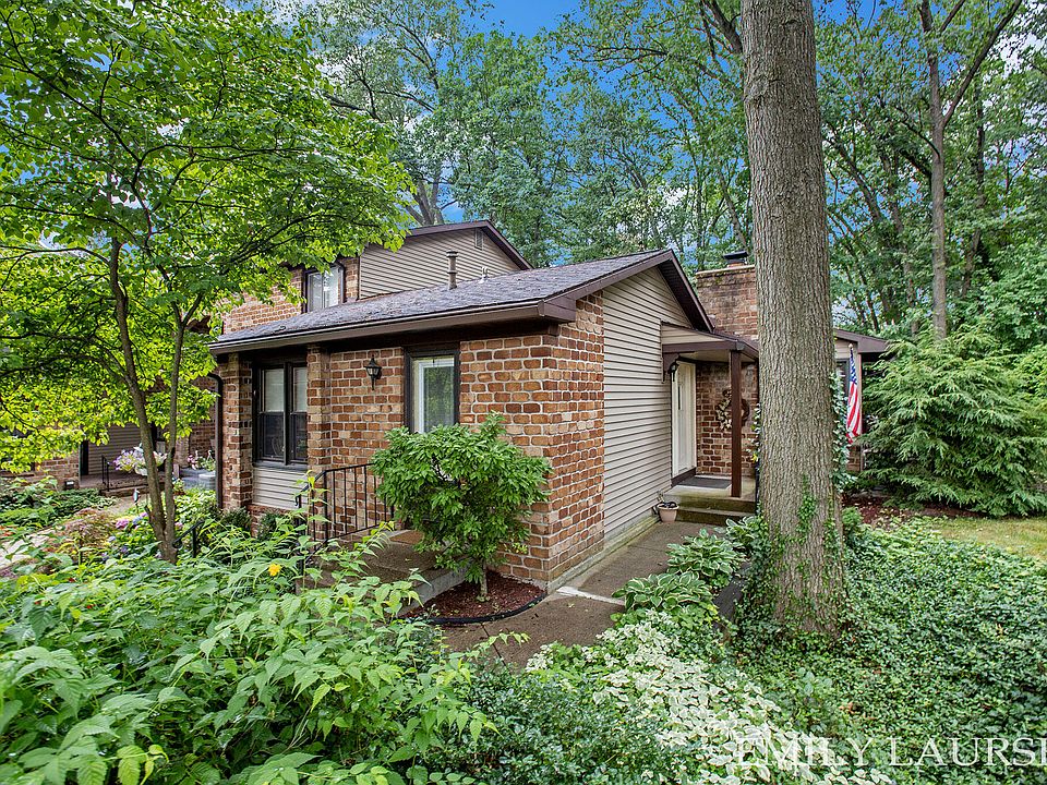2583 Chatham Woods Dr SE, Grand Rapids, MI 49546 Zillow
