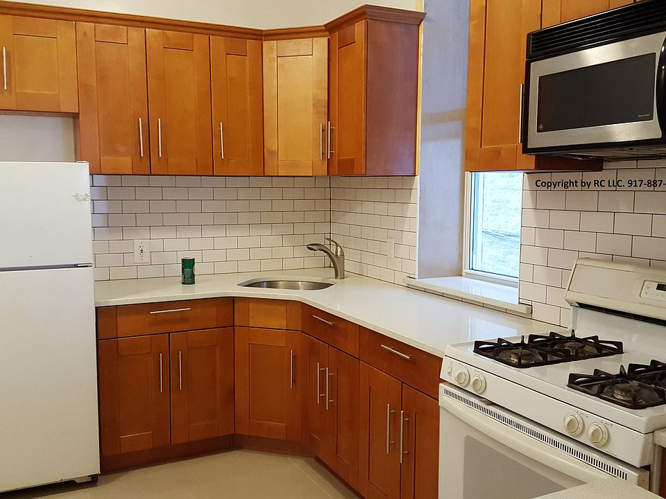 1st image of 457 40th St APT 1R