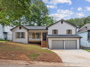 570 River Overlook Dr, Lawrenceville, GA 30043