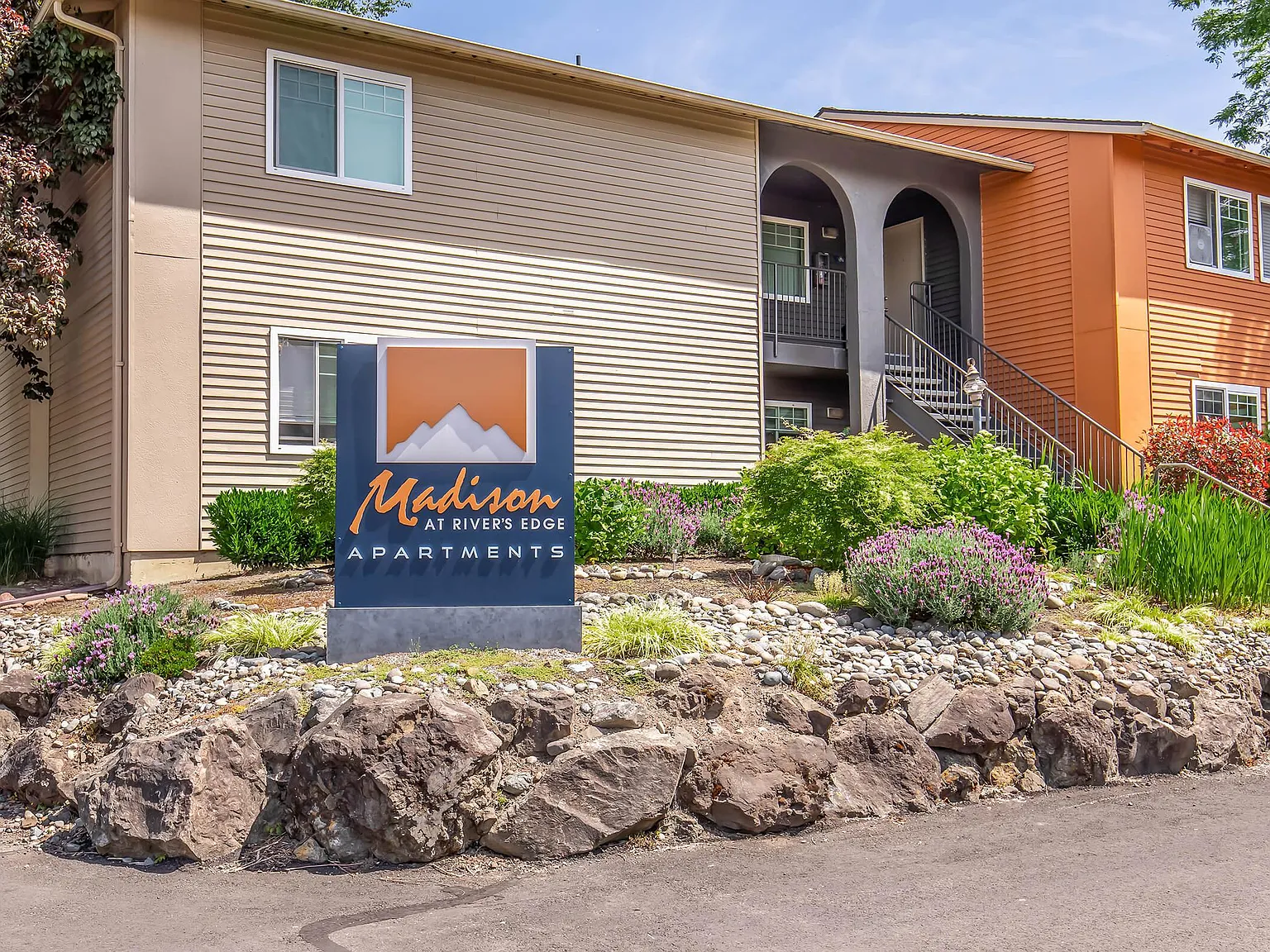 Madison at River's Edge Apartments — Photo 4