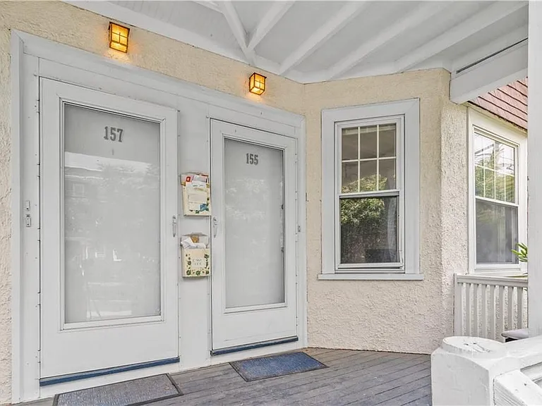 155 Irving Ave — Photo 6