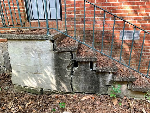 3rd image of 30 Shady Ln