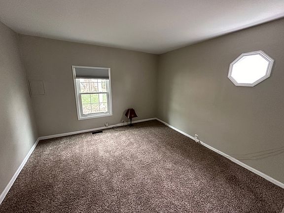 5th image of 407 Laurel Ave
