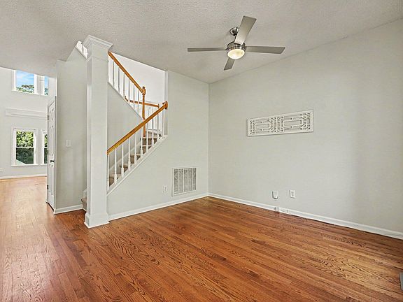 5th image of 104 Whitehaven Ln