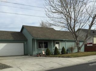 2433 Blue Jay St, Umatilla, OR 97882