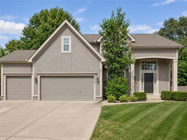 13701 Gillette St, Overland Park, KS 66221