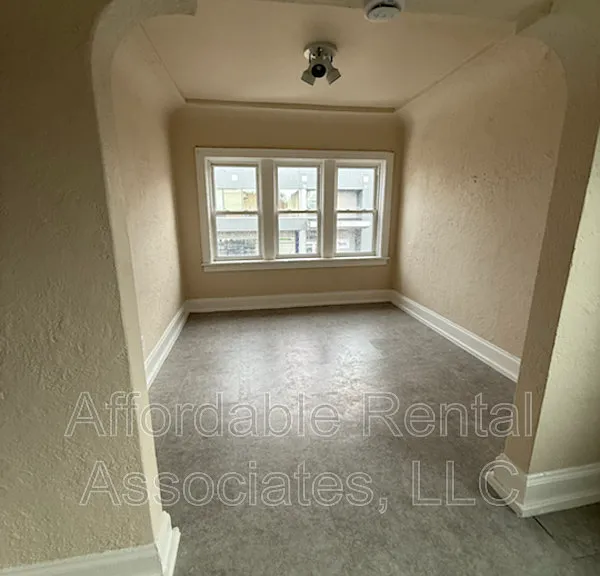 1020 W National Ave #UPPER — Photo 9