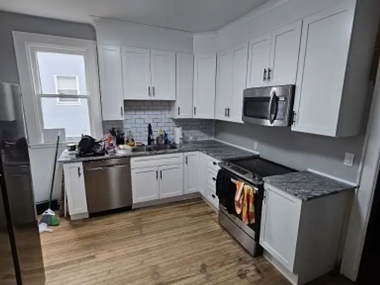 149 E 13th Ave — Photo 43