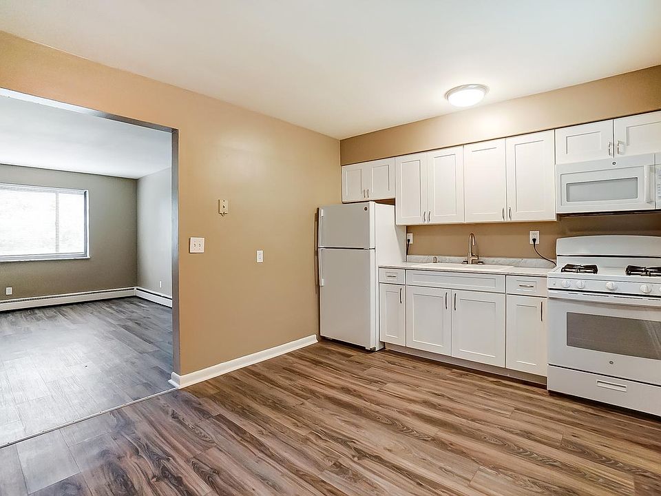 1st image of 2886-2890 W McMicken Ave