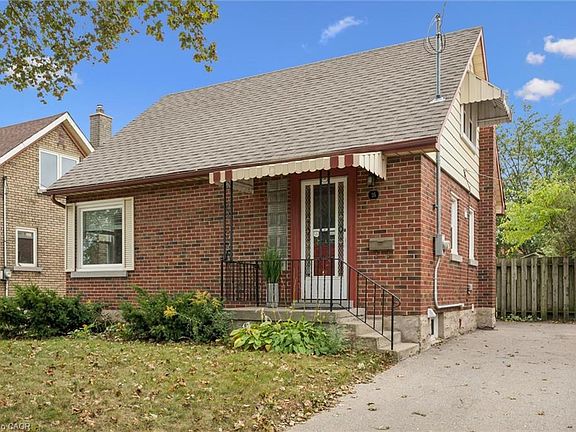 2nd image of 35 Acacia St