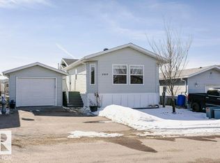 1919 Jubilee Rd, Strathcona County, AB T8H2N7