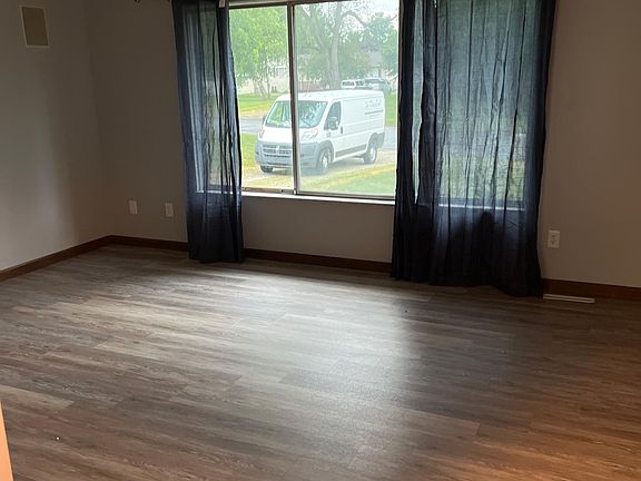 4th image of 84 Tashmoo St