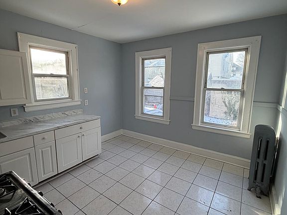 2nd image of 179 Isabella Ave #A