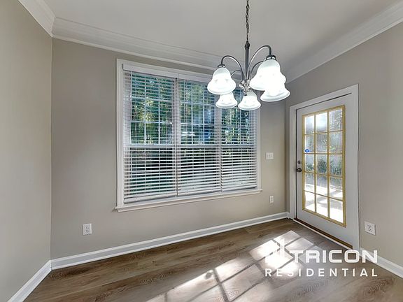 4th image of 1917 Oakwood Grove Dr