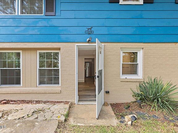 3rd image of 1229 Ridgecrest Ave