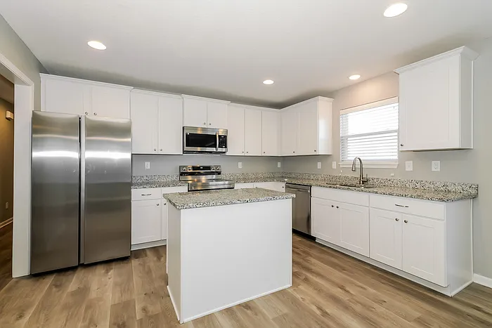 1003 NW Hilltop Ln — Photo 4