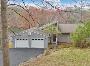 106 Edgewater Ct, Goodview, VA 24095