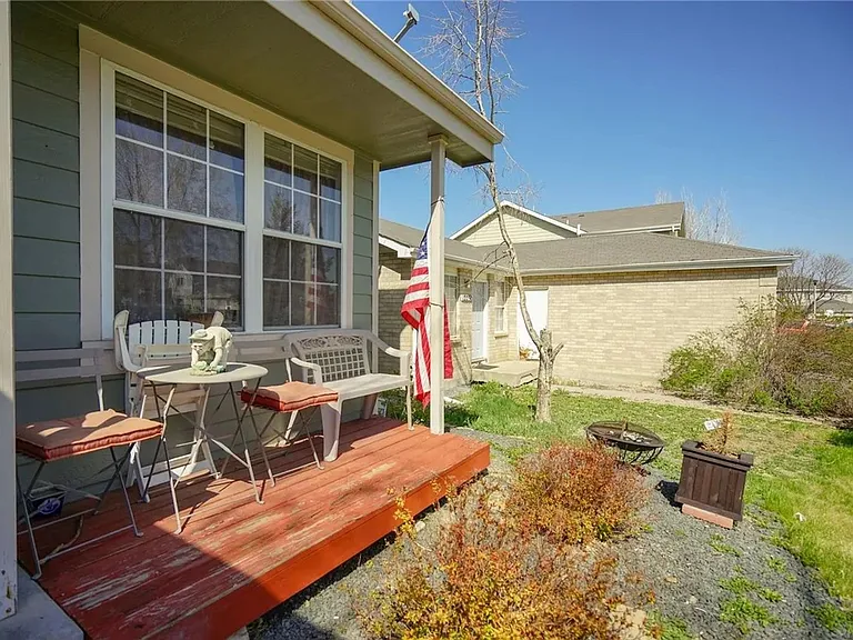 12232 Newport Dr — Photo 3