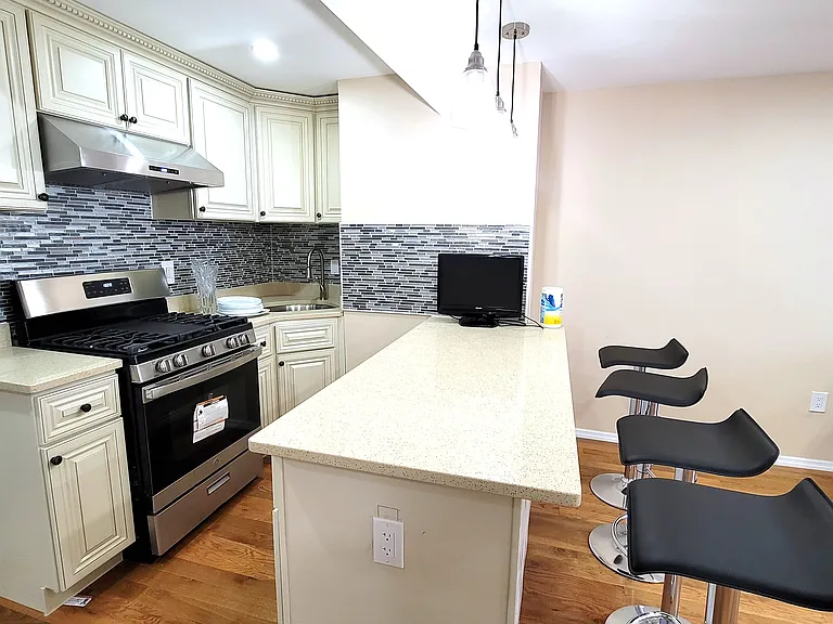 22-24 92nd St #1F — Photo 5